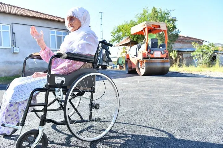 Yeşilyurt Belediyesi, 90 Yaşındaki Engelli Vatandaşın Yol Talebini Karşıladı