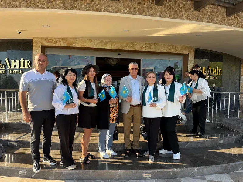 Kemer Belediye Başkanı Topaloğlu Kazakistanlı Öğretmenlerle Buluştu