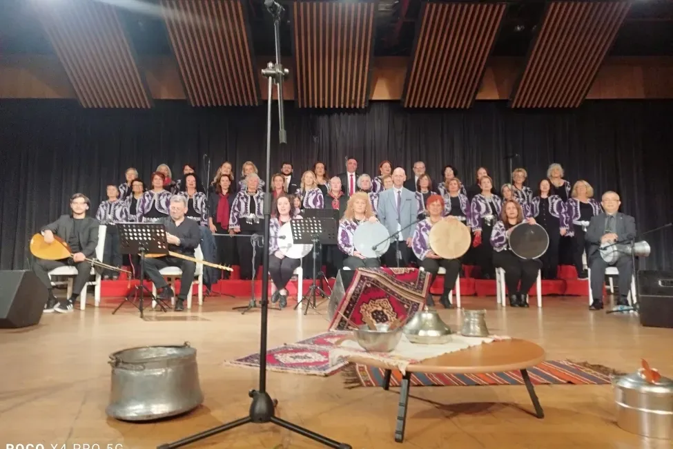 Gençleşen Türküler