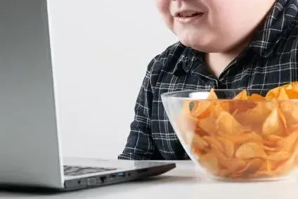 Ekran bağımlılığı ağız sağlığını da etkiliyor!