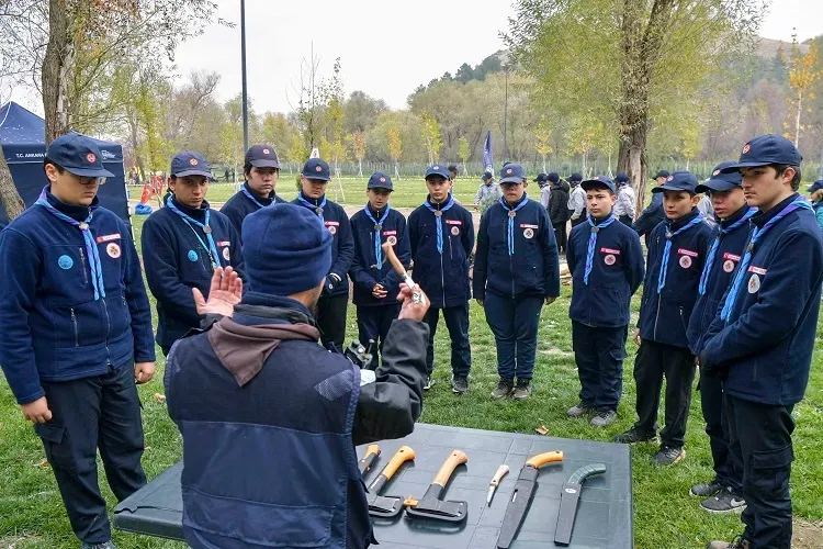 ABB, 200 öğrenciyi İzcilik Kampı