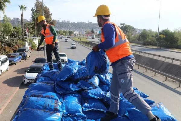 Antalya Büyükşehir’den kömüre sıkı denetim