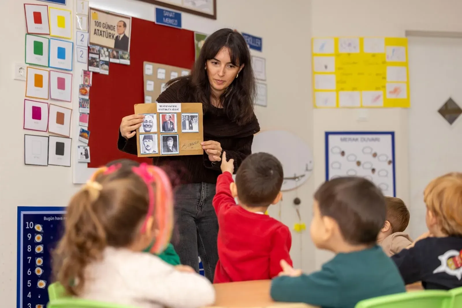 İzmir’de duygulandıran öğretmenlik hikâyesi... Eğitim gördüğü anaokuluna 25 yıl öğretmen oldu