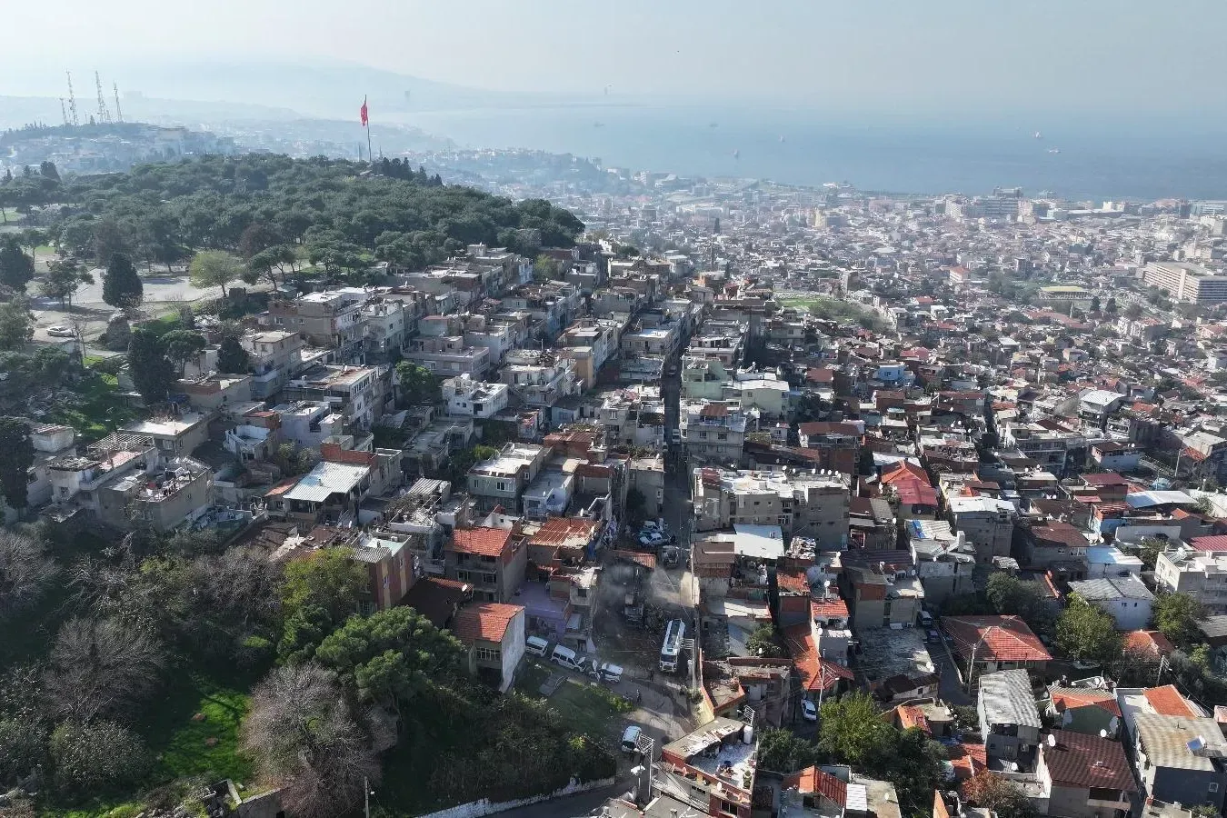 İzmir Kadifekale’de tahliye ve yıkımlar sürüyor