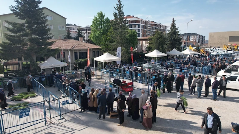 KIRŞEHİR BELEDİYESİ, ÜCRETSİZ FİDE DAĞITIMINA BAŞLADI