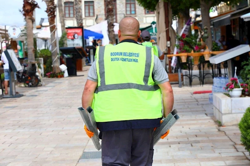 BODRUM BELEDİYESİ EKİPLERİNDEN BAYRAM MESAİSİ