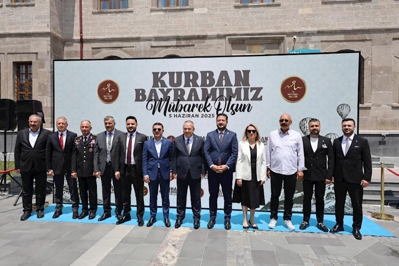 Belediye Başkanı Rasim Arı, Bayramlaşma Törenine Katıldı