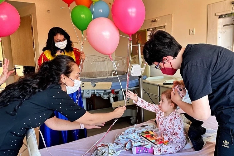 Lösemili çocukların bayram sevinci