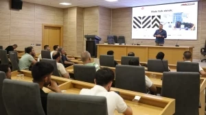Özel Halk Otobüsü şoförlerine güvenli sürüş eğitimi