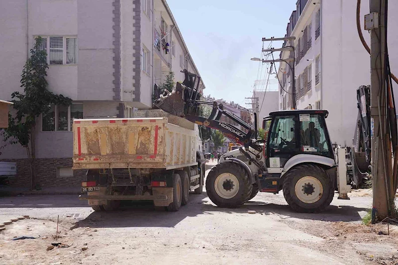FEN İŞLERİ MÜDÜRLÜĞÜ EKİPLERİ ÇALIŞMALARINI HIZLANDIRDI