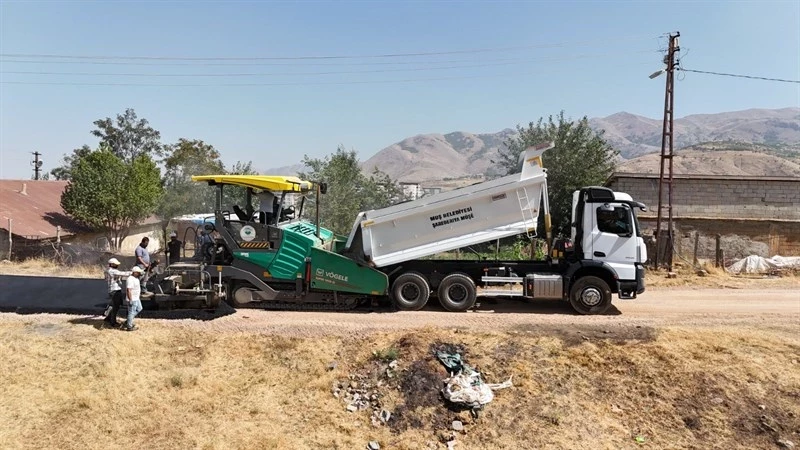 YENİ YOL ASFALTLANIYOR