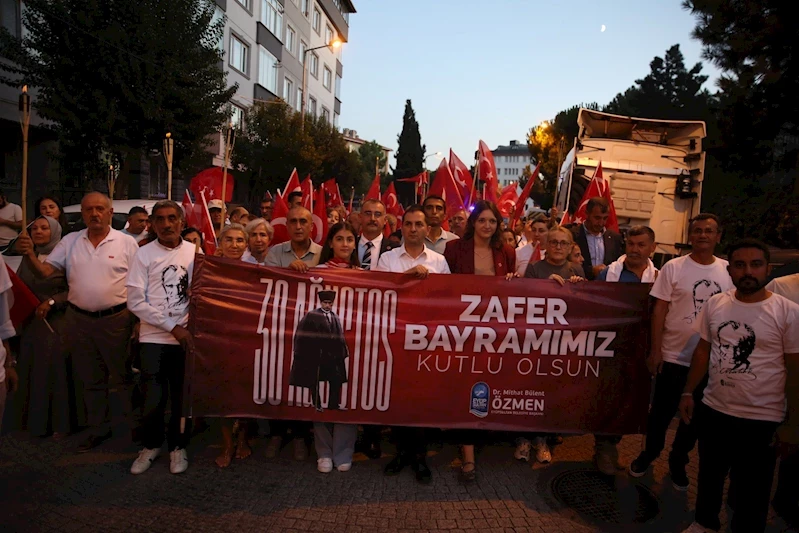 Eyüpsultan’da Zafer Bayramı coşkuyla kutlandı
