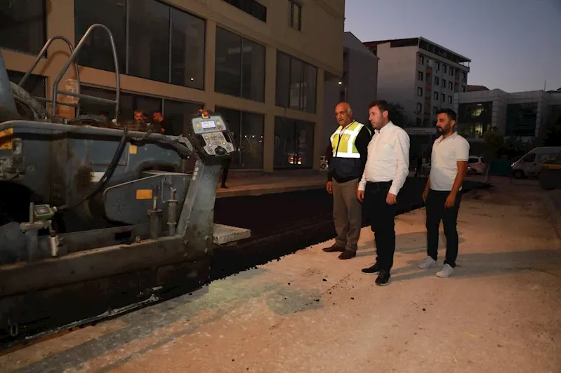 İpekyolu Belediyesi Asfalt ve Kaldırım Çalışmalarını Sürdürüyor